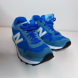New Balance 515 sneakers in a blue colorway